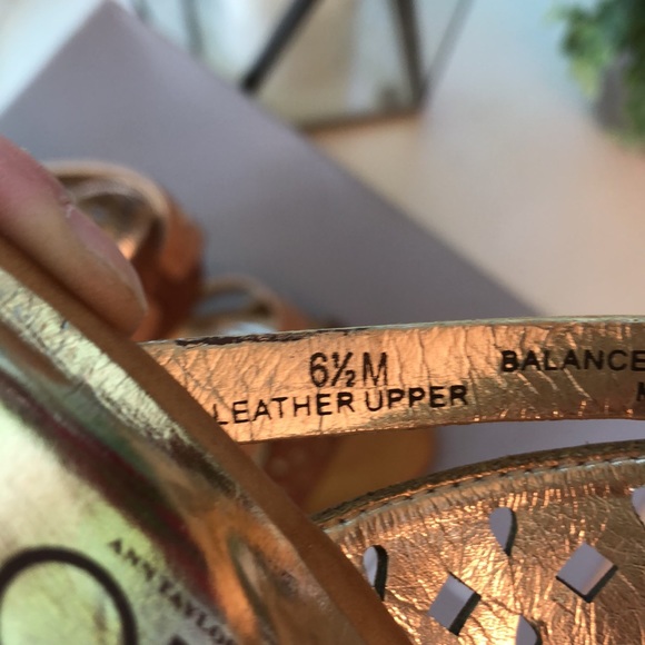 ANN TAYLOR LOFT Leather Sandals - Picture 8 of 16